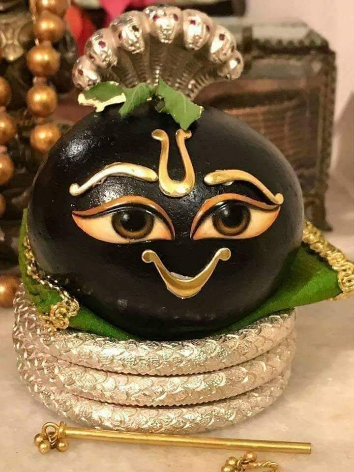  #LordJagannath Jagannath is a combination of 2 words 'Jagat' and 'Natha'. 'Jagat' means 'The Universe' and 'Natha' means 'Lord'. So the name Jagannath literally means 'Lord of the Universe'.Lord Jagannath is the presiding deity of Puri Jagannath Temple. https://twitter.com/VandanaJayrajan/status/1147930327970541569?s=19