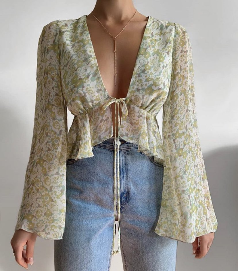 badestoutfit's tweet photo. flower prints https://t.co/zeJOOhC34K