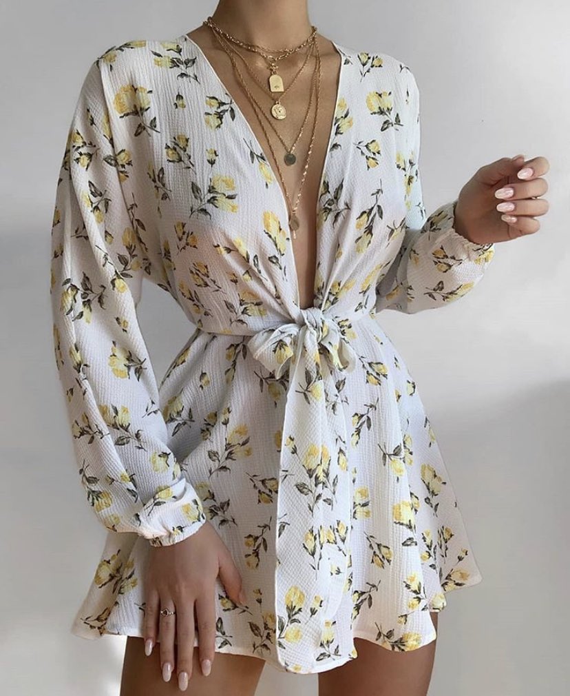 badestoutfit's tweet photo. flower prints https://t.co/zeJOOhC34K
