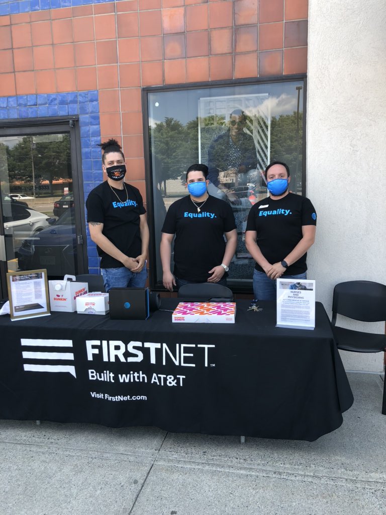 FRAMINGHAM out here providing Coffee and Donuts for Switch over Saturday 💪🏾💪🏾💪🏾 @Dantheman81487 <a href="/LawVulakh/">Lawrence Vulakh</a> <a href="/pnixnix/">Peter Nixon</a>