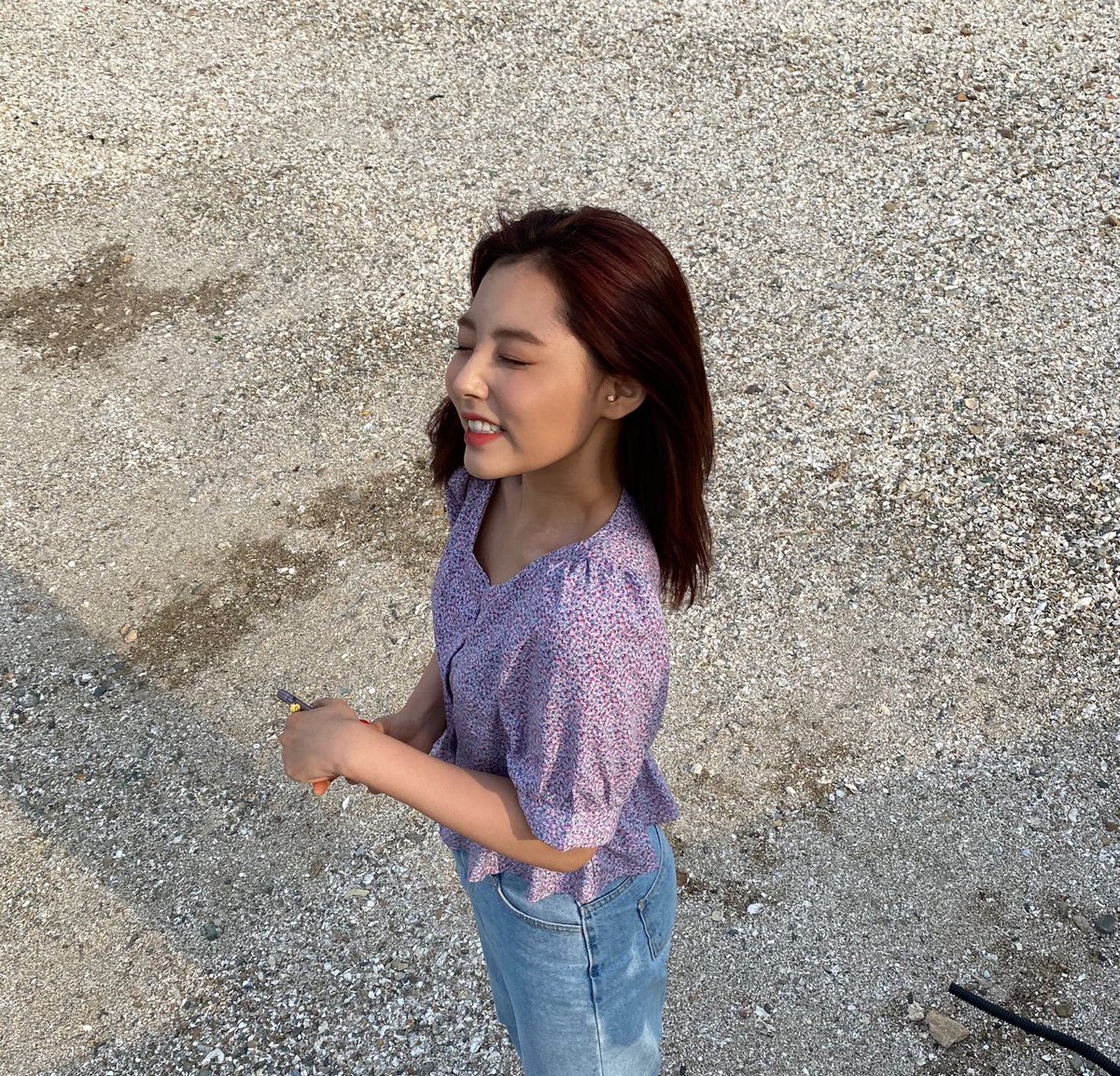 bvndit_py's tweet image. [#UPDATE | 040720]

@bvndit_official💕
.
╰─➤ ✎ Actualización de Songhee🦉
Me quité la máscara por un momento cuando tomé una foto en la playa...
Estoy feliz de poder salir después de todo este tiempo &amp;gt;&amp;lt;🖤🖤
.
────────
#BVNDIT #밴디트 #BVNDITBUL #Carnival