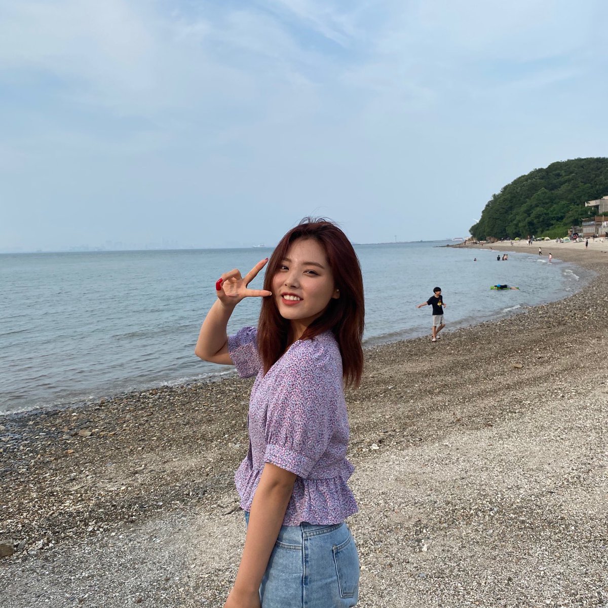bvndit_py's tweet image. [#UPDATE | 040720]

@bvndit_official💕
.
╰─➤ ✎ Actualización de Songhee🦉
Me quité la máscara por un momento cuando tomé una foto en la playa...
Estoy feliz de poder salir después de todo este tiempo &amp;gt;&amp;lt;🖤🖤
.
────────
#BVNDIT #밴디트 #BVNDITBUL #Carnival