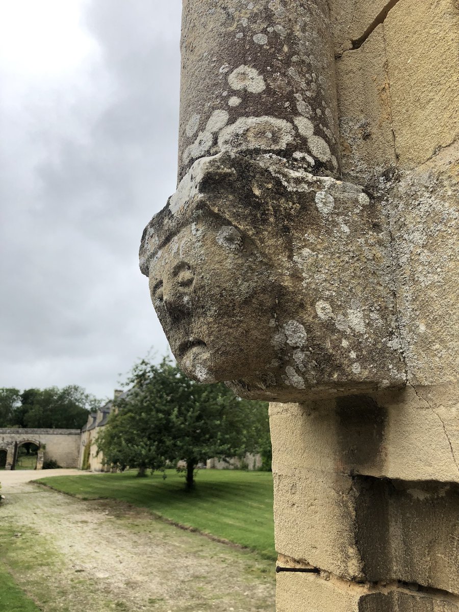 adriengoetz's tweet photo. Grâce à la mission patrimoine et à @bernstephane, découverte de l’abbaye de Longues-sur-Mer à côté d’Arromanches. La charpente et la couverture de la chapelle seront bientôt rétablies. Accueil chaleureux et visite mémorable. #Lotodupatrimoine https://t.co/eORUKXPG7s