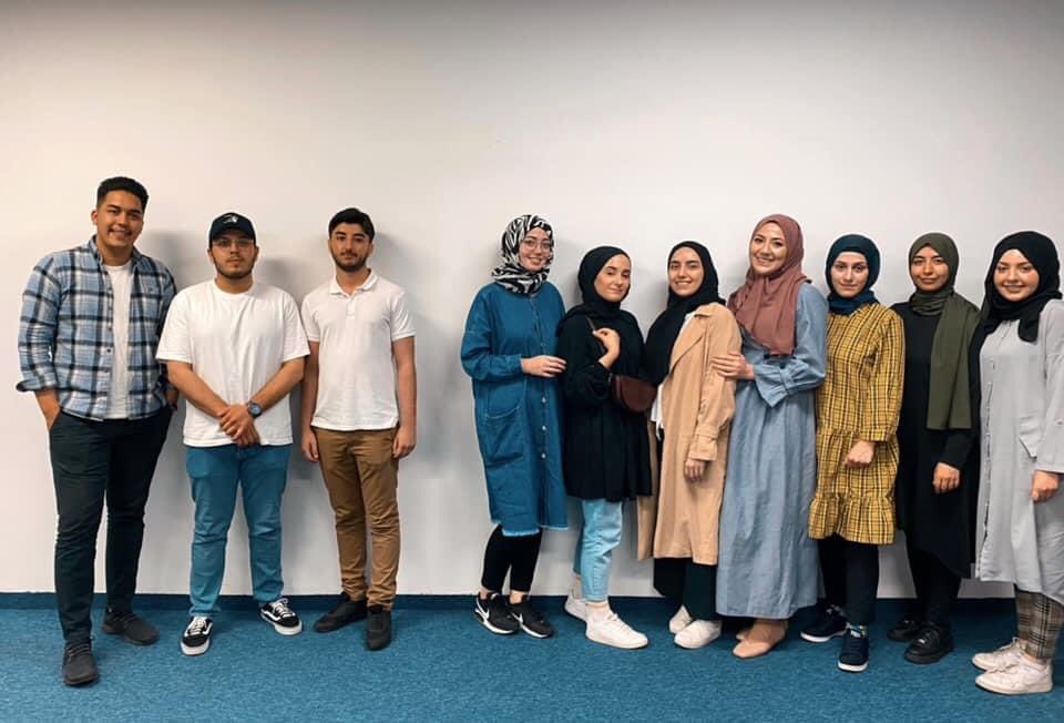 isv_wien's tweet photo. Da es uns am Herzen liegt jede Amtsperiode neue Gesichter unter uns zu sehen, werden wir über den Sommer versuchen unser Team zu expandieren. 

Warum solltest Du nicht einer dieser neuen Gesichter sein?

Werde auch Du ein Teil der ISV- wir freuen uns auf Dich!

#isvwien https://t.co/y8KNRG2EmJ