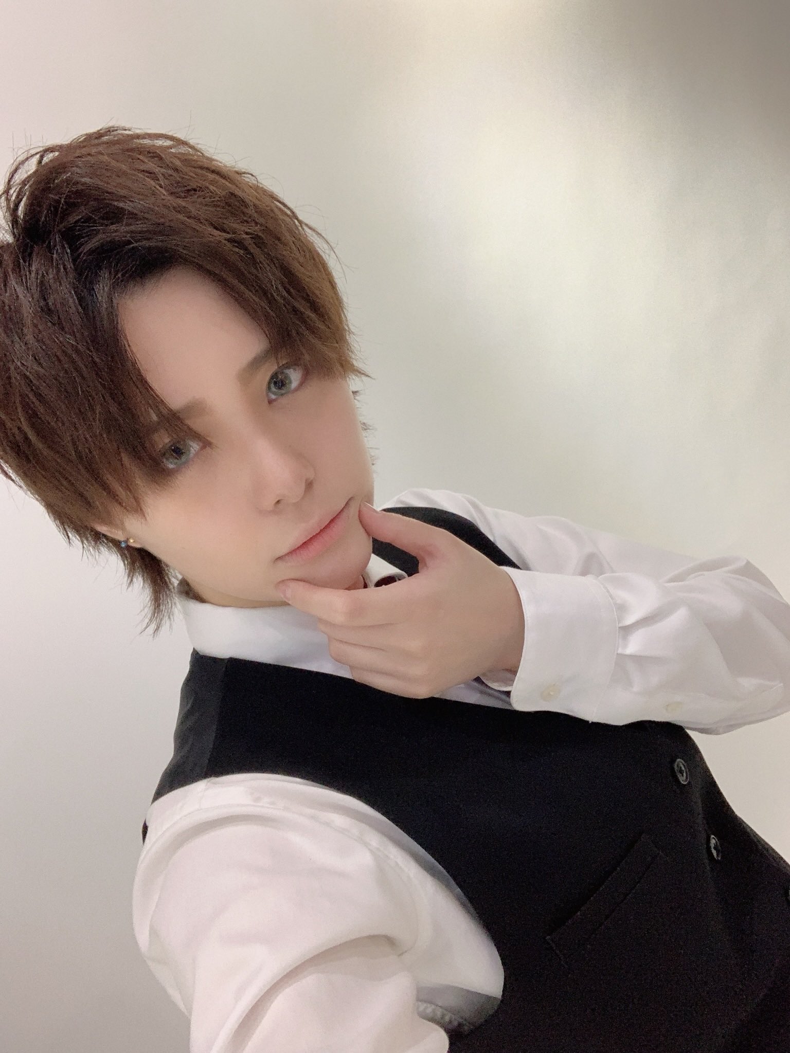 クリス 10 12 21 30 今日のヘアセットかっこいいって 褒めてもらえて嬉しかった 2枚目はたくさんのクリスです 男装純喫茶 男装 T Co J7lcmzwazr Twitter