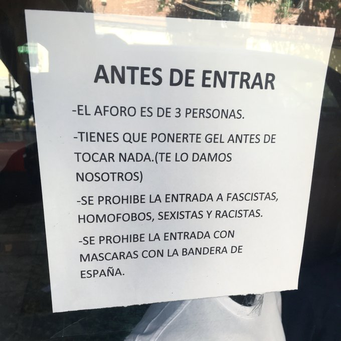 piti692's tweet photo. Los españoles de bien no somos bienvenidos a esta tienda de ropa con propaganda progre y antifa.
Esta en vallecas en C/Carlos Martín Álvarez 11.
Siniestro lugar que selecciona la clientela. 
Por mi se pueden pudrir de asco. https://t.co/wA3j1dahLj