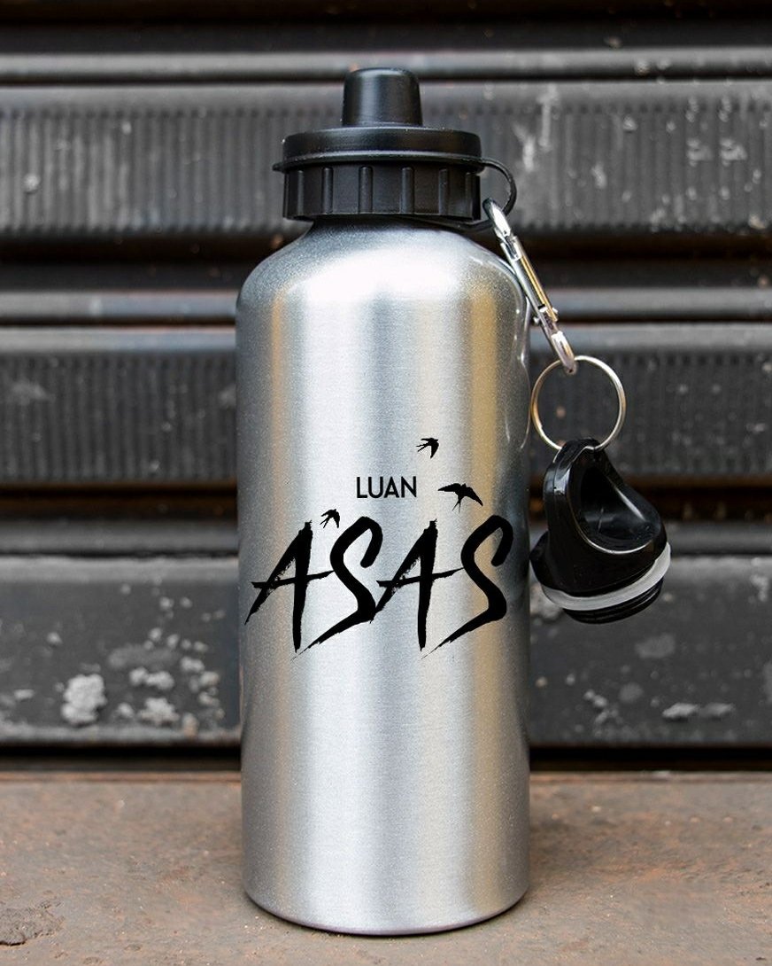 FCluanmb2_0's tweet image. @luansantanashop Só as luanetes hidratadas online. 🤣🙋‍♀️ ⠀
Quem não gostaria de ter esse mimo de squeeze?! 💜 E você pode! É só correr pro nosso site! 👉 link na bio!⠀
⠀
#LuanSantana #LuanSantanaShop #LSShop #ASAS #ColeçãoAsas