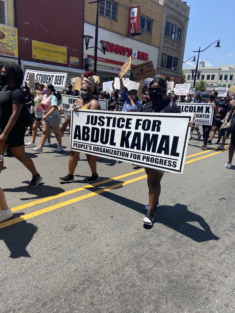 TheRealCzezre's tweet photo. #BlackLivesMatter @NJ_Politics @MFOLNJ @njdotcom #AllBlackLivesMatter #newark #newarkprotest #newarkrally #newarkrebellion 500 plus people https://t.co/rMCkAsEwYi