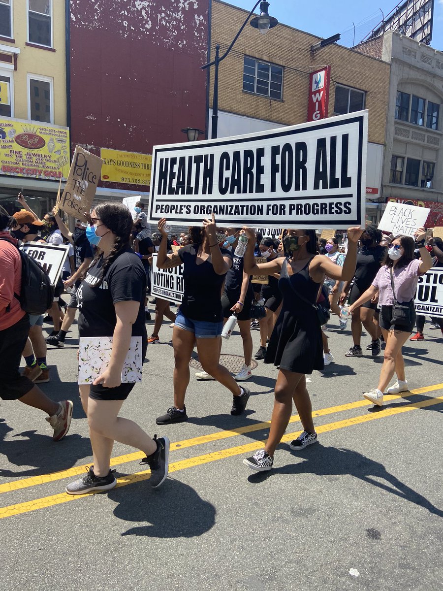 TheRealCzezre's tweet photo. #BlackLivesMatter @NJ_Politics @MFOLNJ @njdotcom #AllBlackLivesMatter #newark #newarkprotest #newarkrally #newarkrebellion 500 plus people https://t.co/rMCkAsEwYi