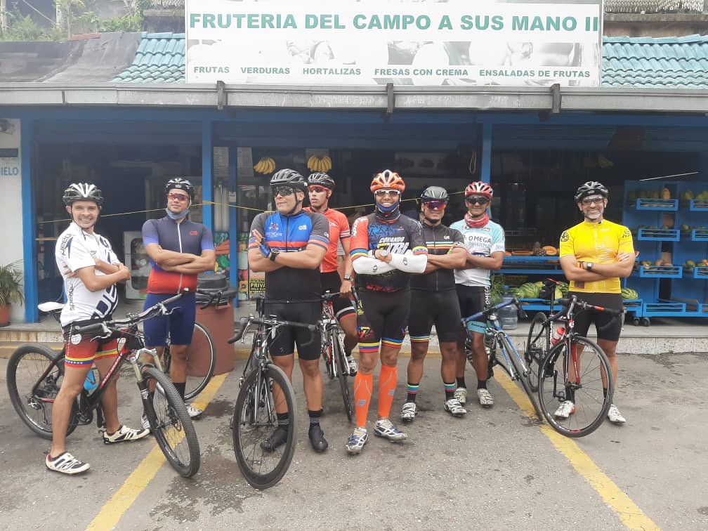 JoseSotillo_Tri's tweet photo. Entrenamiento sabatino #comandotri #triatlon #triathlon #inversionesglobal1411 #gerretres #triathlontraining #sumandokilometrosdecalidad #purosport #sanoyenforma #vidasaludableyactiva https://t.co/6eWlMGaL20