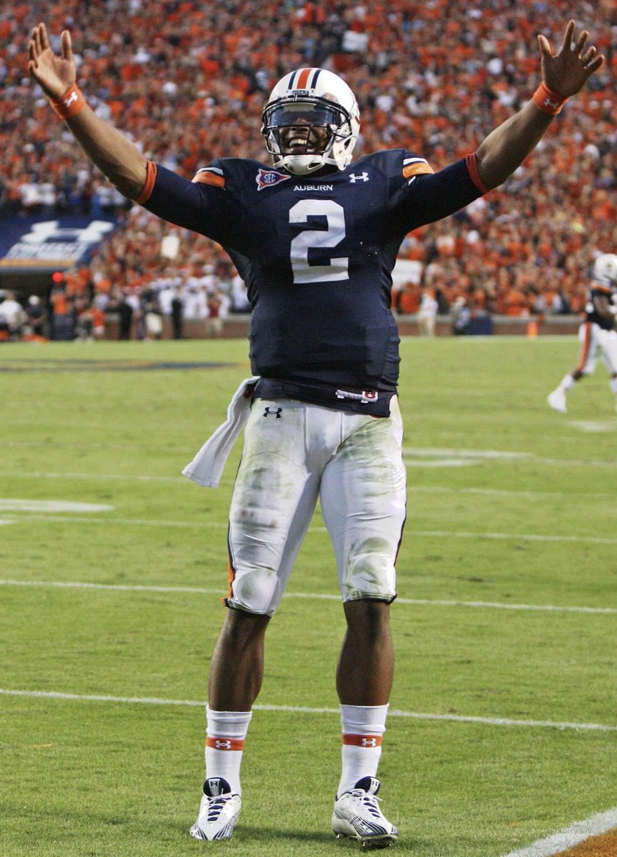 #AGTG Extremely Excited and Blessed to receive my first SEC offer from Auburn University!!! <a href="/CoachLPorter/">Larry Porter</a> <a href="/WhiteStationFB/">White Station High Football</a> <a href="/Coach_RWilliams/">Roland Williams Jr</a> <a href="/CoachJames44/">Coach James</a> <a href="/DarriusMohn/">Coach Mohn</a> <a href="/GiveMeNoHassell/">The Grind Don’t Stop</a> <a href="/TNGridironScout/">TN Gridiron Scouting (#TNGS) Carlos Younger👌🏾</a>