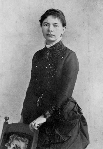 At Wellesley, Cannon studied physics under Sarah F. Whiting (1847-1927), the college’s first professor of physics (pictured). It was Whiting who introduced Cannon to astrological spectroscopy—the study of stars using electromagnetic radiation to identify their properties.