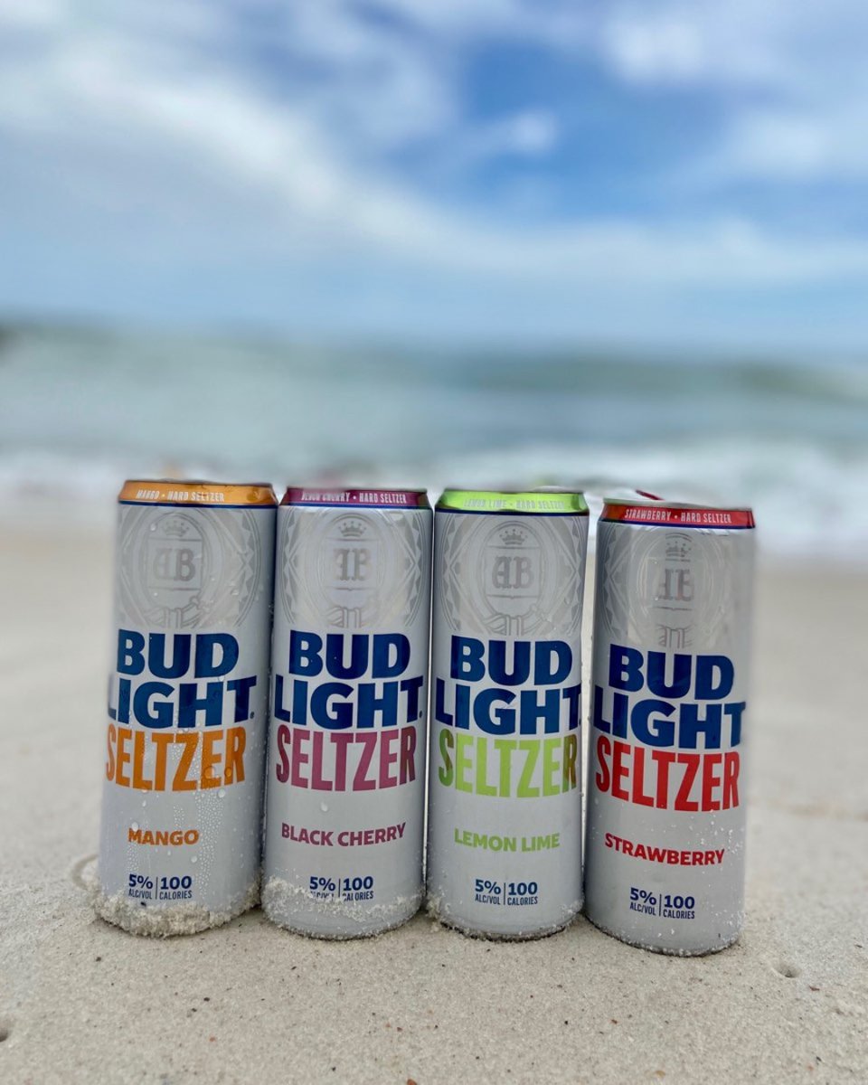chs_cheers's tweet photo. Toes (and cans) in water, ๐ in the sand #notaworryintheworld, a cold @budlight Seltzer in hand ๐ #lifeisgoodtoday https://t.co/frH91xArsP