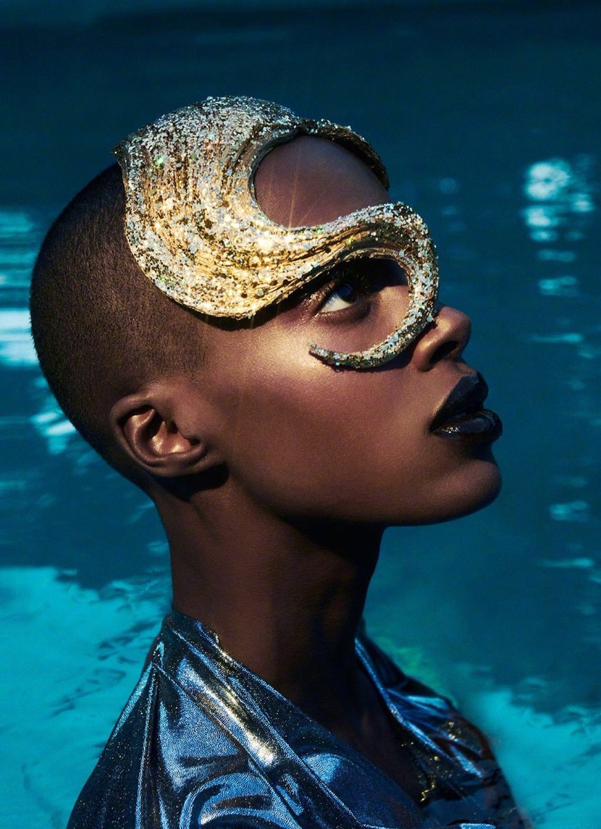 worlds_moda's tweet photo. #editorialsWM
#VOGUEPORTUGAL,
May 2018.
By #JamieNelson
#MadisinRian https://t.co/NkGXAuFKti