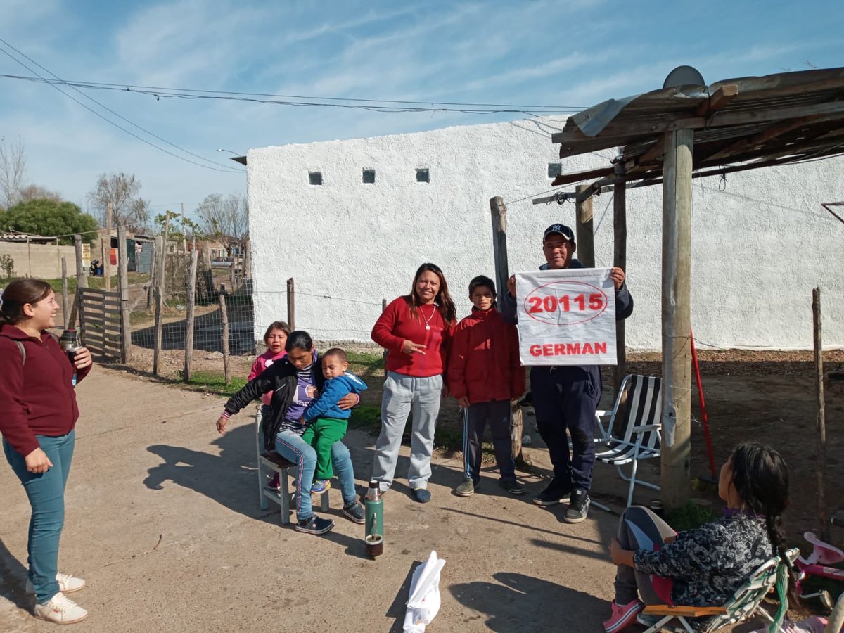 portoerramouspe's tweet photo. Una alegria enorme nos da que en cada casa que visitamos nos manifiestan la intención de acompañarnos y votar a @germancoutinho como nuestro próximo INTENDENTE, contra las MENTIRAS y todos los AGRAVIOS la respuesta es TRABAJO..@AlbertoDeMora3 @subialberto @20115Lista @vamossalto https://t.co/pawrfResQZ