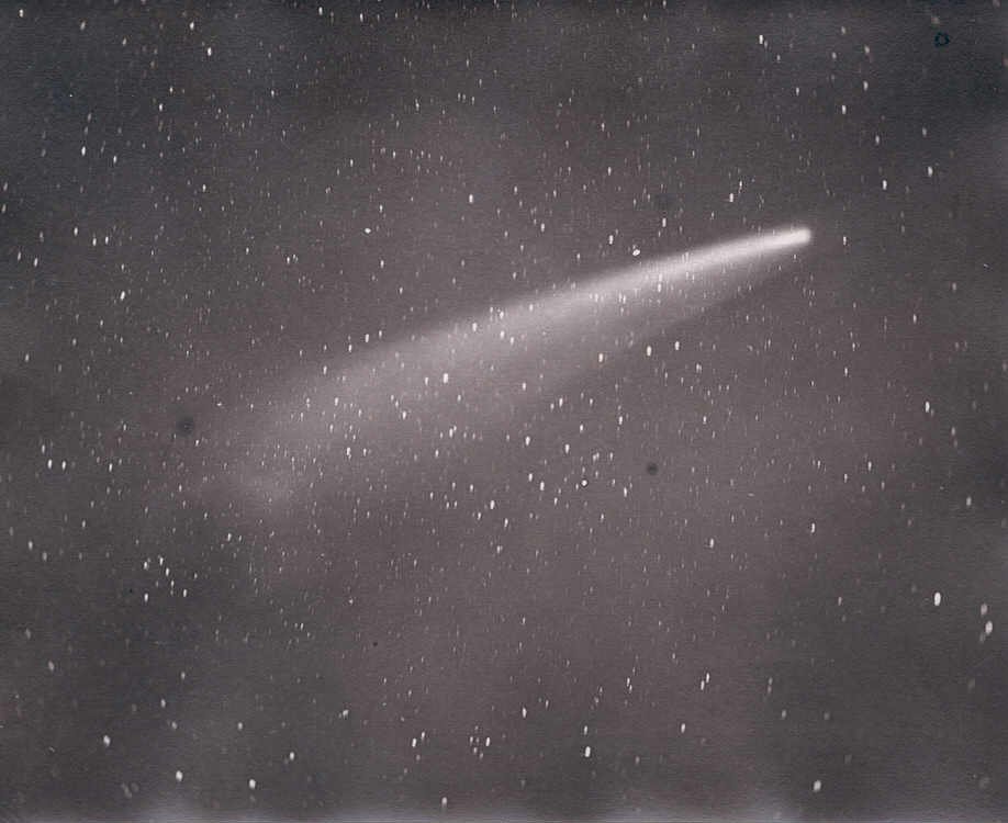 Whiting even showed Cannon how to use a four-inch telescope to observe the Great Comet of 1882. “Morning after morning,” Cannon wrote in her eulogy of Whiting in 1927, “she marshalled the girls to balcony or porch to see the Great Comet…in all its splendor.”
