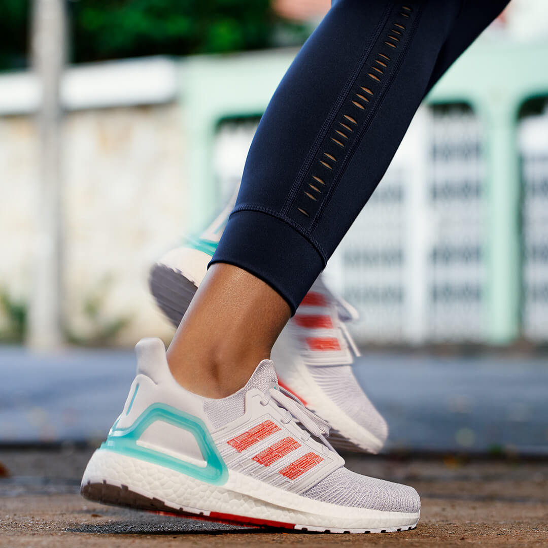 deportesmarti's tweet photo. PrimeBlue es una de muchas maneras innovadoras en que @Adidas busca lograr su meta de utilizar únicamente poliéster 100% reciclado para el año 2024.
#Primeblue #Fitboost #Ultraboost #ParleyOceanPlastic
🌎 https://t.co/j0mzToLCti https://t.co/53g2NXEdef