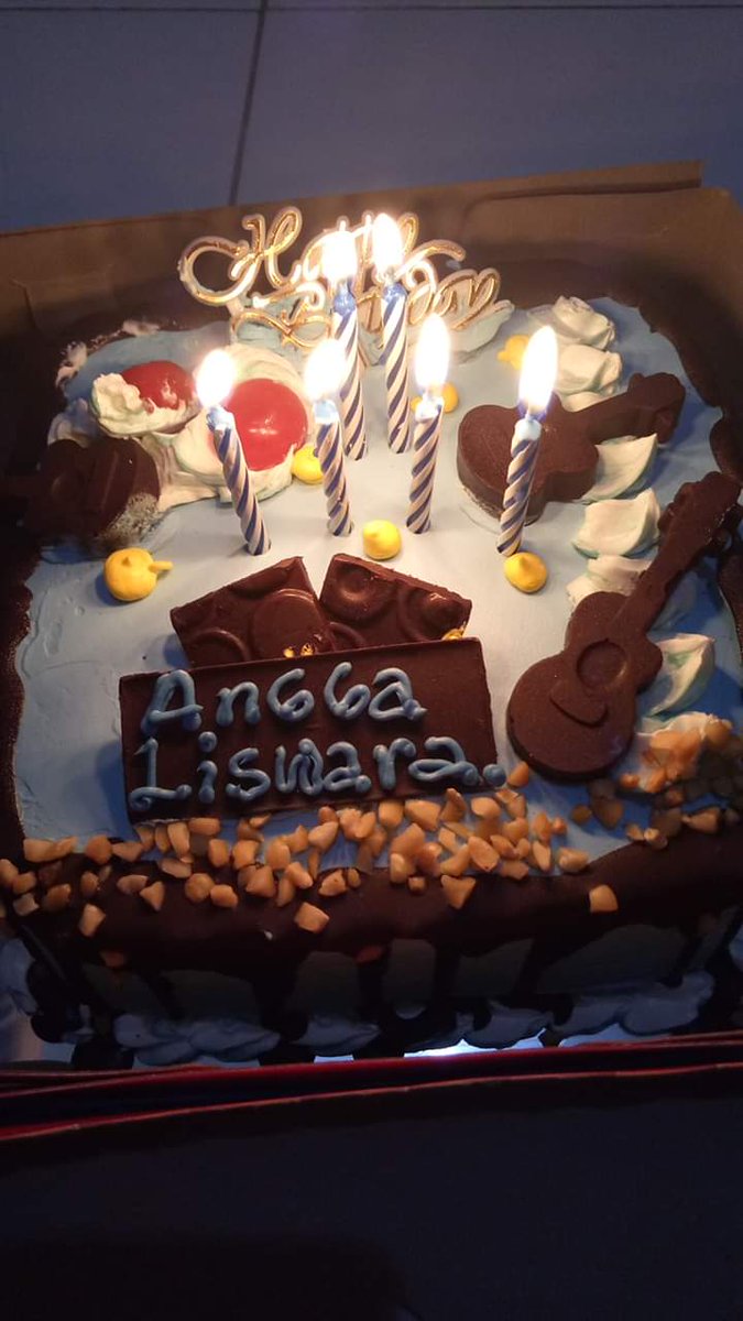 Anggaliswaraa's tweet photo. Hanya ingin sehat selalu . Supaya saya bisa hidup berguna untuk semua org serta bisa melakukan kebaikan untuk semua org. 

#hbdforme https://t.co/VfBoElndhm