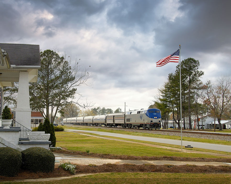 AmtrakCareers's tweet photo. Happy 4th of July to all, especially those Amtrak employees working today, moving America where it wants to go. Have fun, and stay safe. https://t.co/bO6rVi0lLC