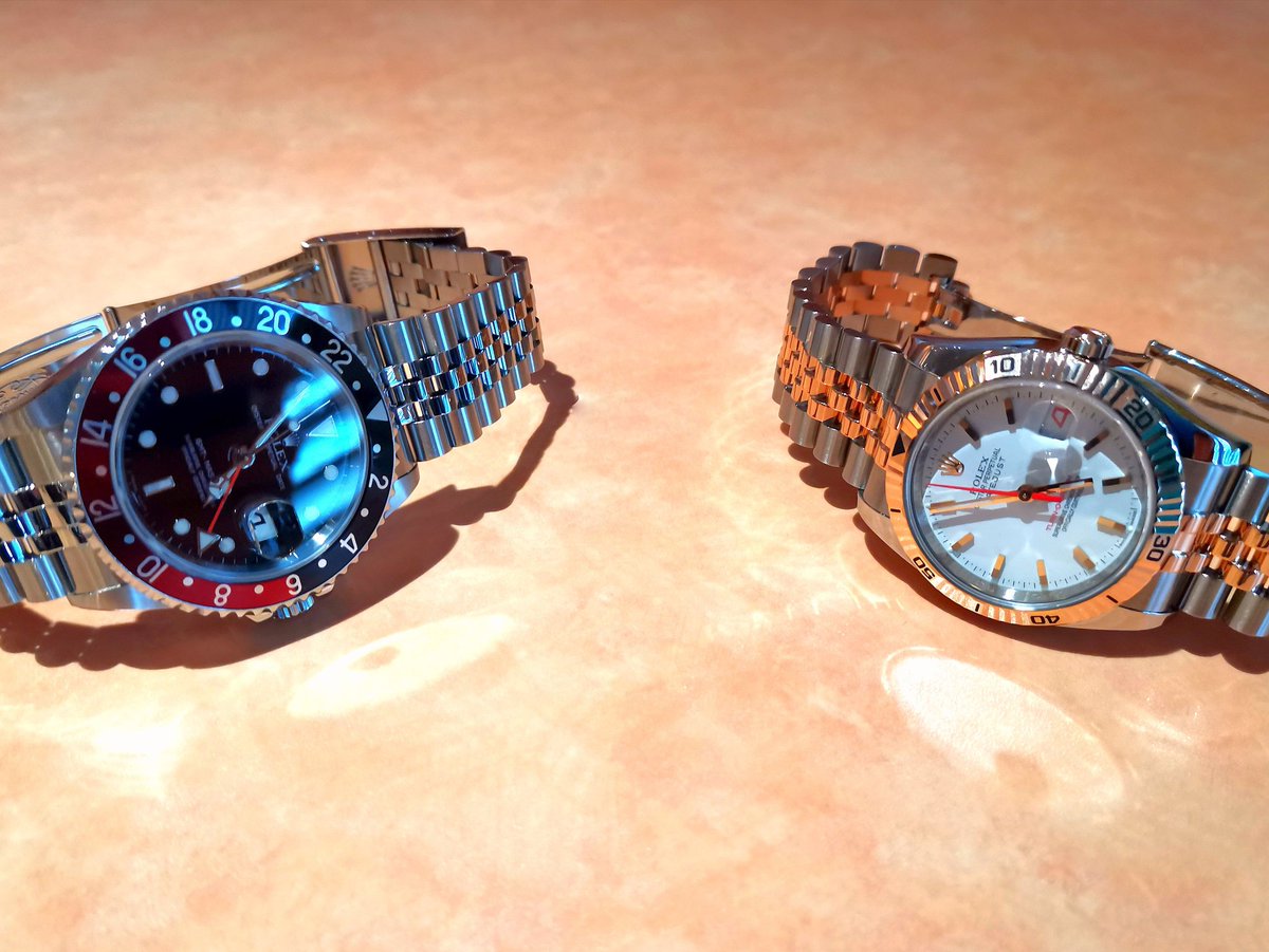 JapanWatchLabo's tweet photo. 10年以上付き合いのある友人と、今日は時計談義で盛り上がった。数年前まで時計なんか全く興味なかった友人が、気がつけば時計大好き人間になっていた。長い付き合いの中で共通の趣味の話が時を経てできることは、本当に素晴らしいことだと思う。 https://t.co/mGE2sq4LbC