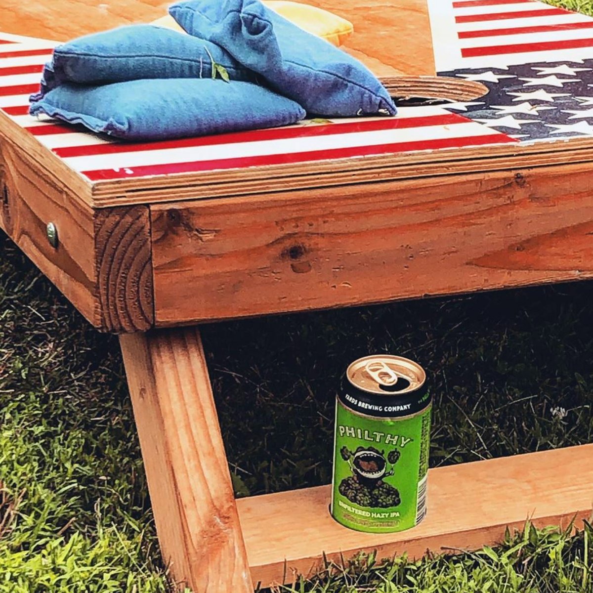 yardsbrew's tweet photo. Have a Philthy Fourth. 27 f#&%in' feet of social distancing recommended. #cornhole #BringSummer #BringYards | 📷 by Gary Bell https://t.co/aAZPb2bhra