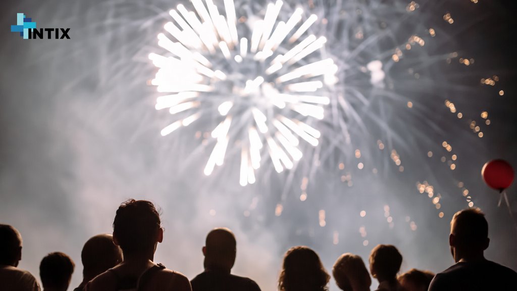 intixassoc's tweet photo. Happy 4th of July! 🇺🇸 Reply to this tweet and let us know what you're doing this weekend to celebrate.
#4thofJuly #ticketingindustry #entertainment #boxoffice #ticketingprofs #INTIX #ticketing https://t.co/NLglVnLOC2