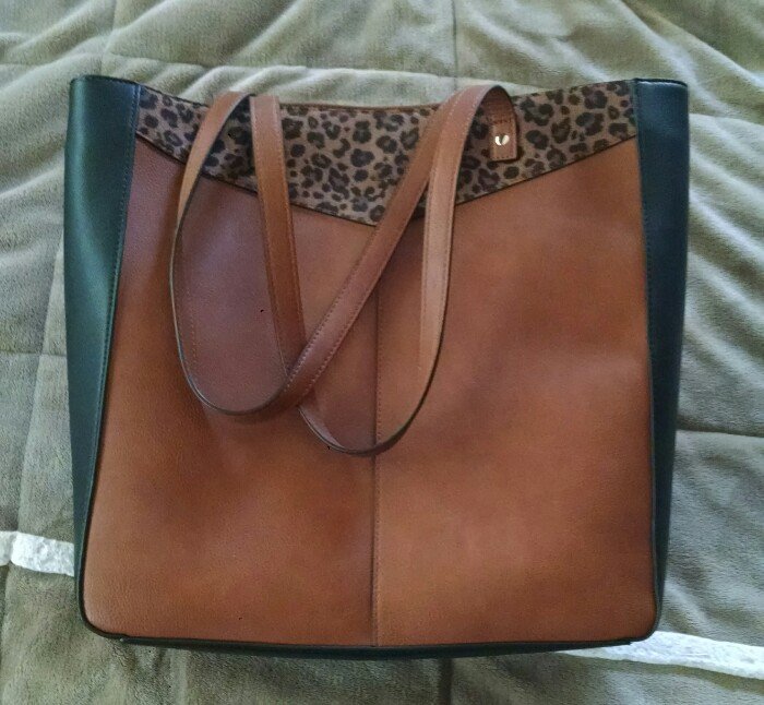 kaylacountryfan's tweet image. Love my leopard tote! #ExpressYourRules #4ExpressPoints