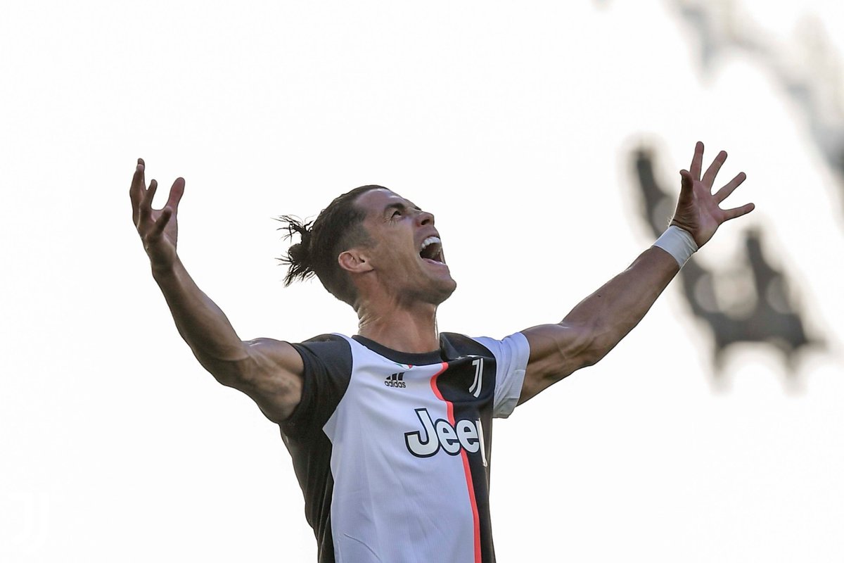 Life is a matter of black and white.

#JuveToro