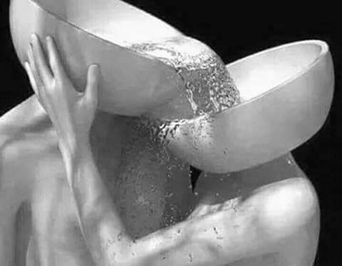 _chaudharaani_'s tweet photo. دل کرتا ہے کہ ہر آنکھ کا آنسو پی لوں
پھر کوئی بھی خواب کسی کا نہ ہو ریزہ ریزہ https://t.co/hdtU1DxTxH