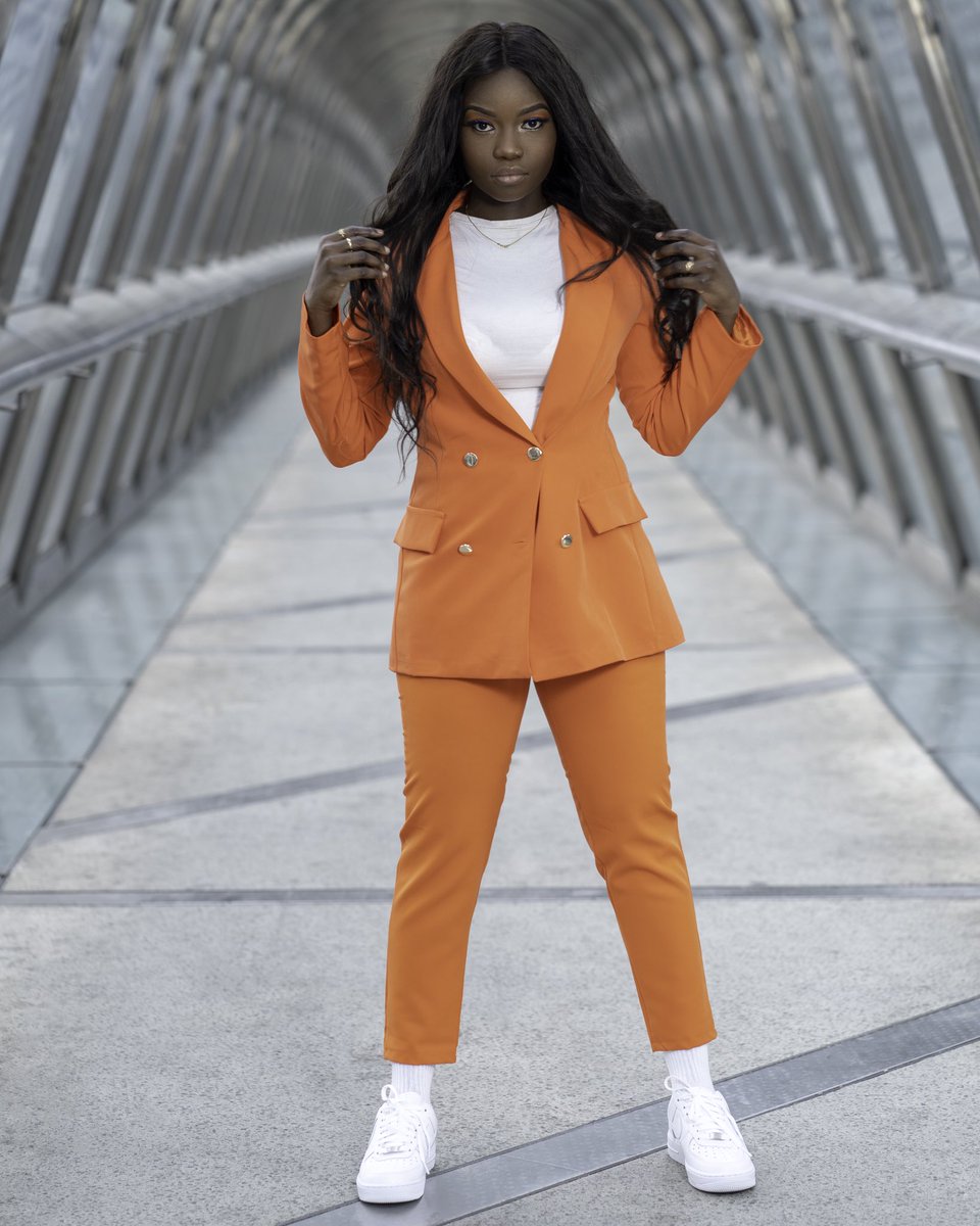 niang_fifi's tweet photo. Hello guys venez commander mes ensembles blazers ou retwitter pour me donnez de la visibilité please . 
Je vais  offrir un blazer pour participer il suffit de retwitter en mentionnant la couleur que vous préférez parmi les 4 . Insta:@exceptionnelle_shop https://t.co/5B5ocijDii