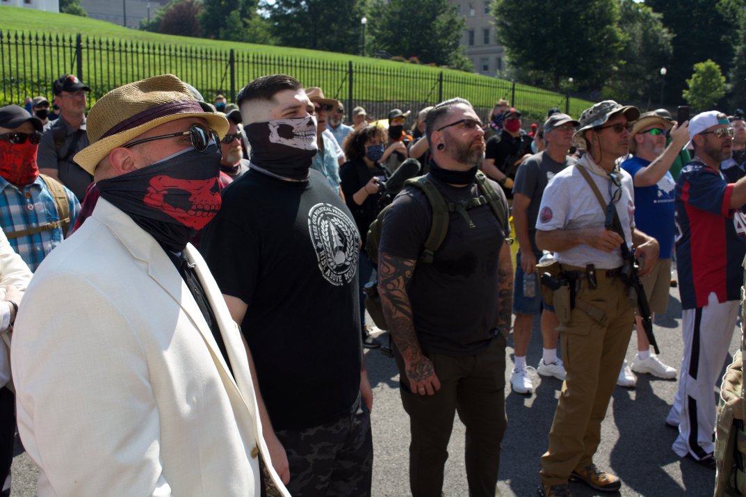 I'll use video in addition to the livestream to try to detail what happened, but a handful of white nationalist-type activists showed up. (such as 1st and 2nd from left in this photo)Boogaloo and BLM people chanted "white supremacy sucks" and condemned them.