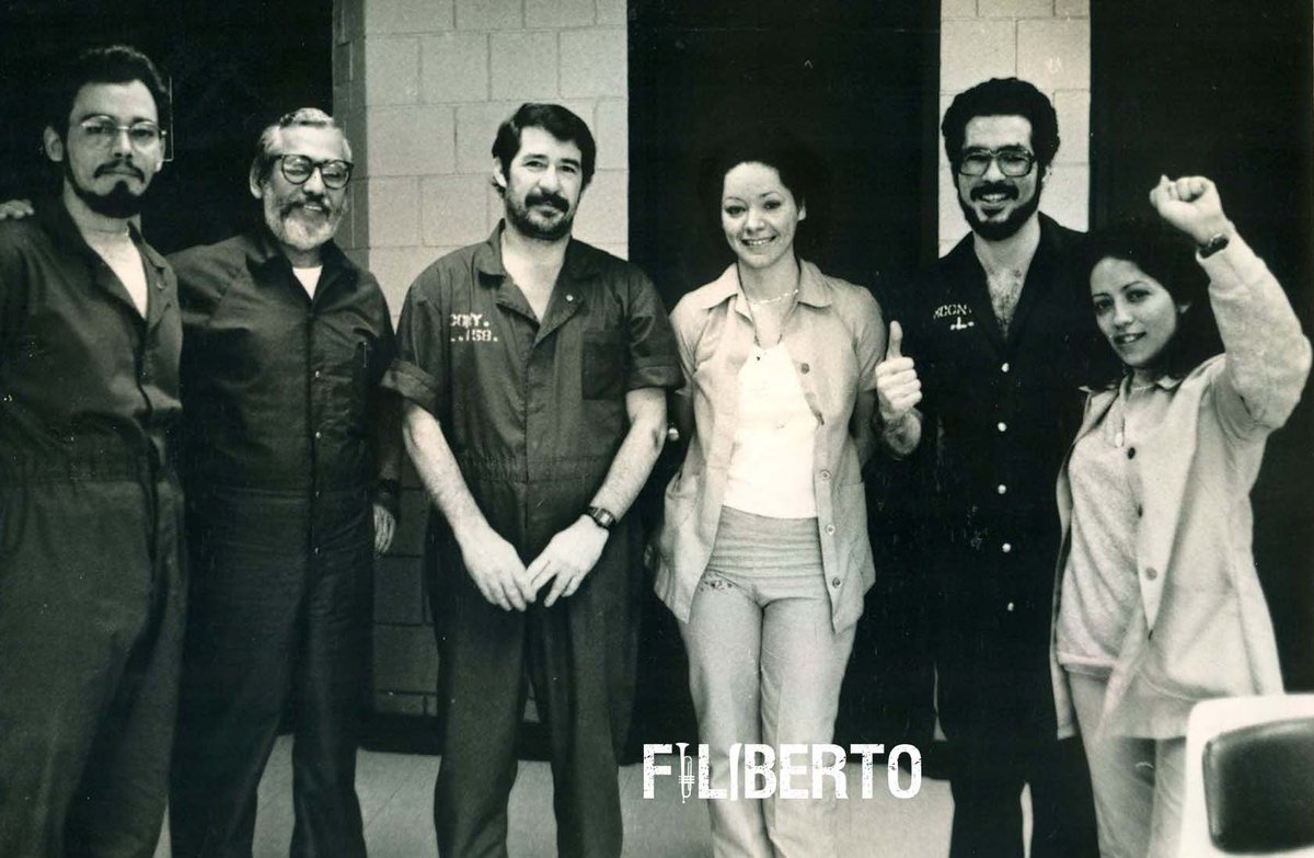 filiberto_movie's tweet photo. #4OfJuly Aquí algunxs de nuestrxs héroxs de independiencia. EEUU celebra a lxs q lucharon x todos los medios X su #independencia mientras encarcela a nuestrxs patriotas. +info: https://t.co/Qw7C60LMNo
#FilibertoTheMovie #Macheteros #FilibertoOjeda #FreedomFighthers #4deJulio #RT https://t.co/yamah7Pa4s