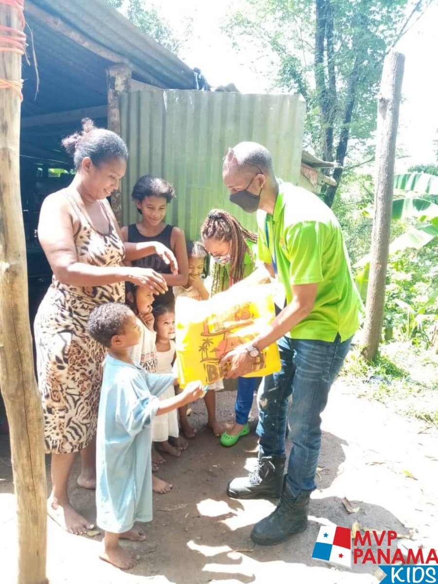 MaribelTax's tweet photo. Real Happiness Comes from Helping Someone Else! https://t.co/fmZPVXGowD Your DONATION will provide Food to Kids like the one in the Picture. Happy 4th 🇺🇸😀 https://t.co/8nlv92zlub