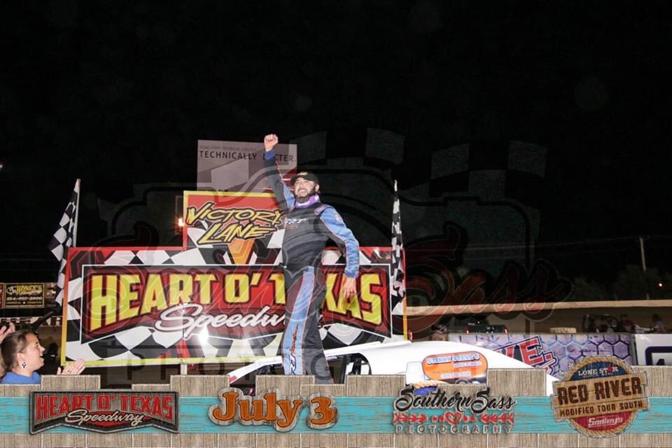 MarandaHopeHood's tweet photo. 2 Wins in 2 Nights! #fastfreddy #44F #redrivermodtour #imca #modified #2wins #wojtekracing #cuz https://t.co/97uPYC8jEa