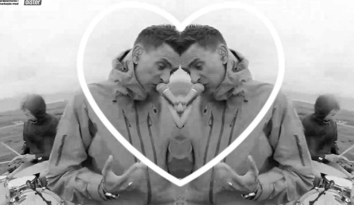 Hjerte_Stykke's tweet photo. ❤ Igen af hjertet tak for i aften ❤. Det var så fantastisk, endelig følelsen at livet kommer tilbage ! Vi glæder os helt vildt at se jer "rigtig live" om efteråret ❤. @simonkvamm  #simonkvamm #hugorm https://t.co/MQ6SWRSgar