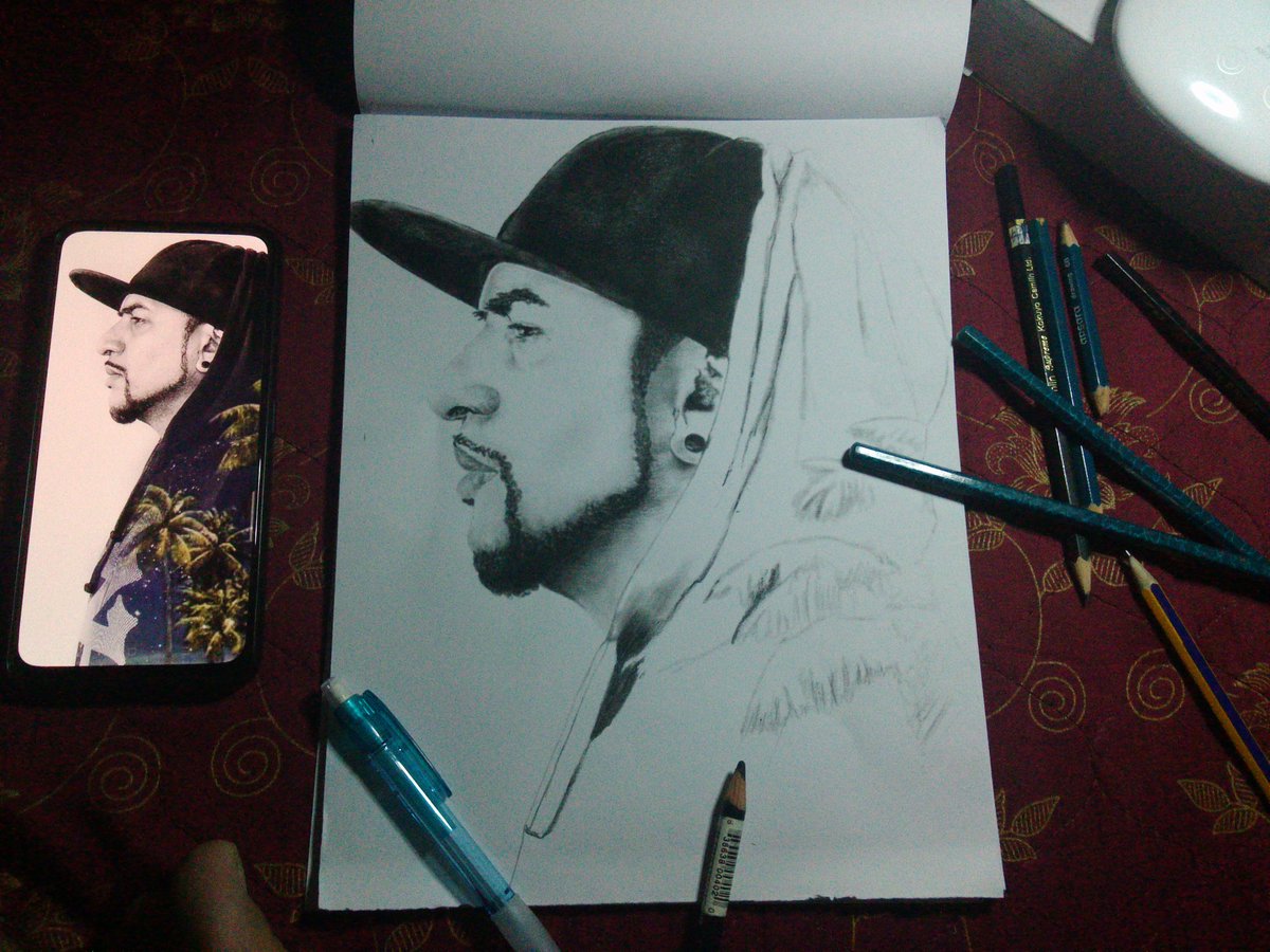 ar_chintanHD's tweet photo. Sketch @ar_chintan |day6_progress|
@madstuffwithrob @robinthehoodofficial "The creative adult is the child who survived." . . . .
#scribbles #madstuffwithrob #madstuffwithrob❤️ #pogo #rob #creative #childhoodmemories #lockdown |HH HB 2B 4B 7B 9B| Charcoal Light Medium Dark| https://t.co/y8w4LKPh4z
