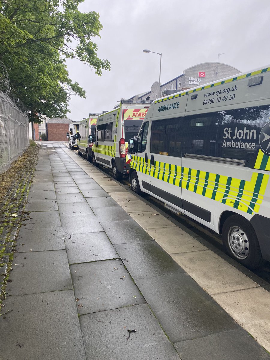 Tonight we’ve got 3 amazing volunteer ambulance crews supporting <a href="/NWAmbulance/">North West Ambulance Service</a> within the Merseyside area!! If you see ‘em, give them a wave! 👋🏻