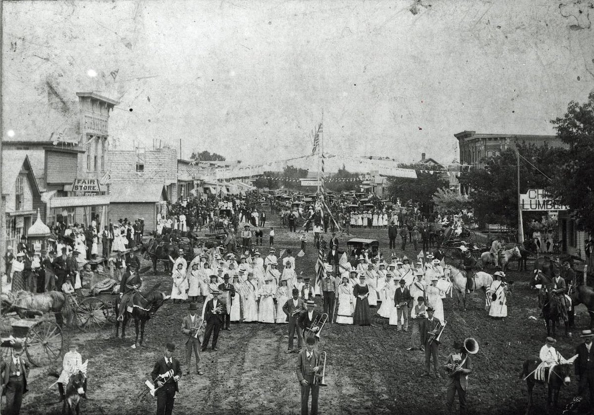 TracesofTexas's tweet photo. 4th of July parade in Austin, 1874.  Less than 40 years after Texas won its  independence and less than 100 years after the U.S. had won independence. Utterly remarkable. https://t.co/mIlhMs31q9
