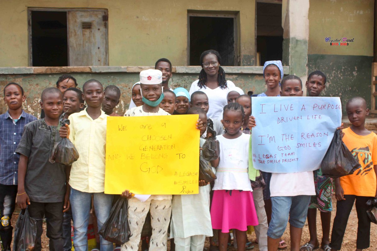 LegasTeam's tweet photo. Exactly a week ago,we were opportuned to bless the lives of the inhabitants of the Agbamu community of Soka area,Ibadan; our target audience being children and teenagers... It's always a blessing to be a blessing
#TheSmileProject
#LegasTeamIntl https://t.co/Hky7ZQafF1