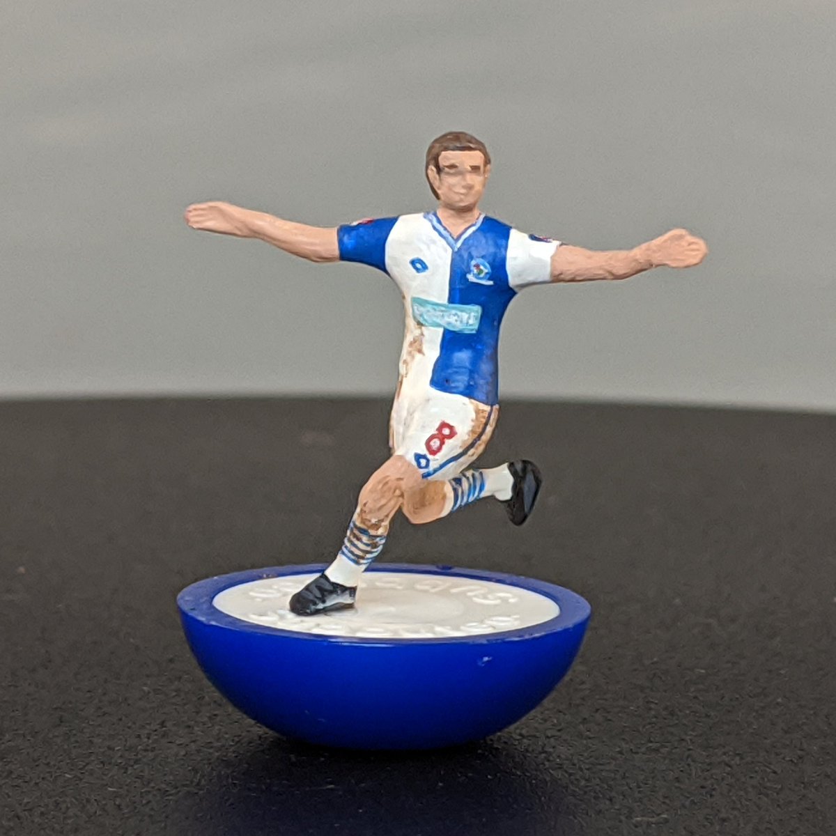 subbuteolegends's tweet image. David Dunn was taunted by Burnley fans for his FA Cup tears but he had the last laugh with a 95th minute stoppage-time equaliser as Blackburn drew 1-1 with their bitter rivals His celebration recreated in #Subbuteo
#subbuteolegends  #handmade #hobby @David8Dunn #blackburnrovers