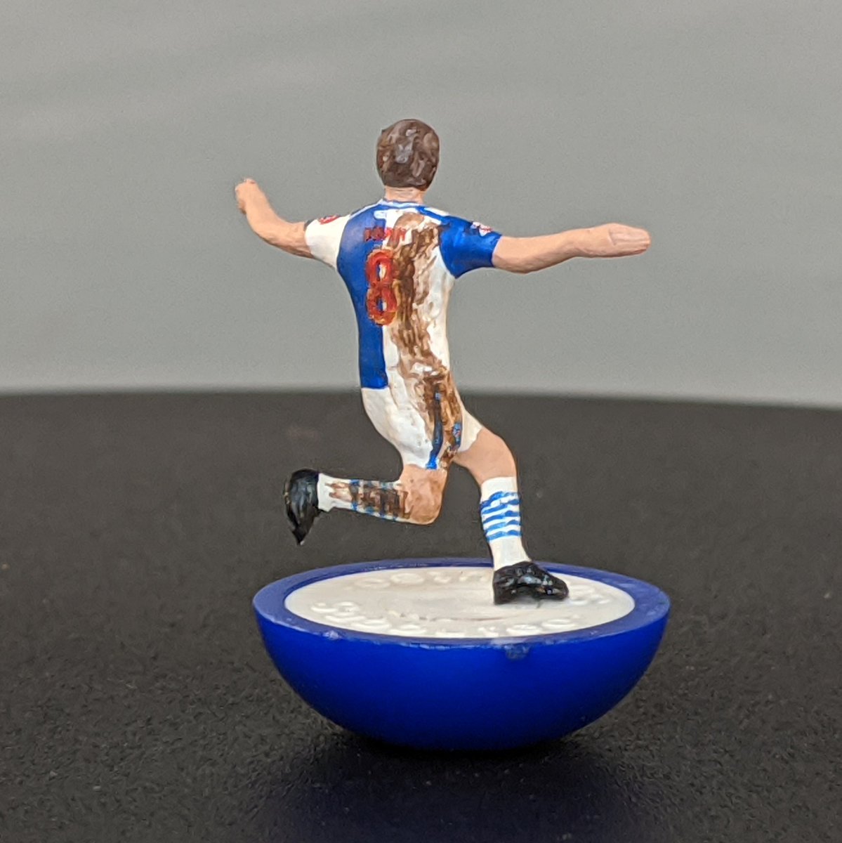 subbuteolegends's tweet image. David Dunn was taunted by Burnley fans for his FA Cup tears but he had the last laugh with a 95th minute stoppage-time equaliser as Blackburn drew 1-1 with their bitter rivals His celebration recreated in #Subbuteo
#subbuteolegends  #handmade #hobby @David8Dunn #blackburnrovers
