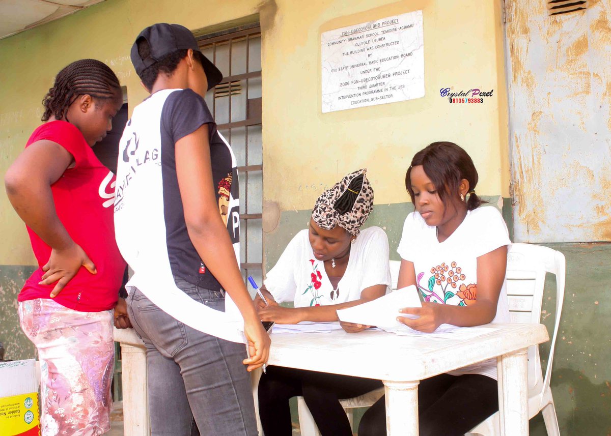 LegasTeam's tweet photo. Exactly a week ago,we were opportuned to bless the lives of the inhabitants of the Agbamu community of Soka area,Ibadan; our target audience being children and teenagers... It's always a blessing to be a blessing
#TheSmileProject
#LegasTeamIntl https://t.co/Hky7ZQafF1