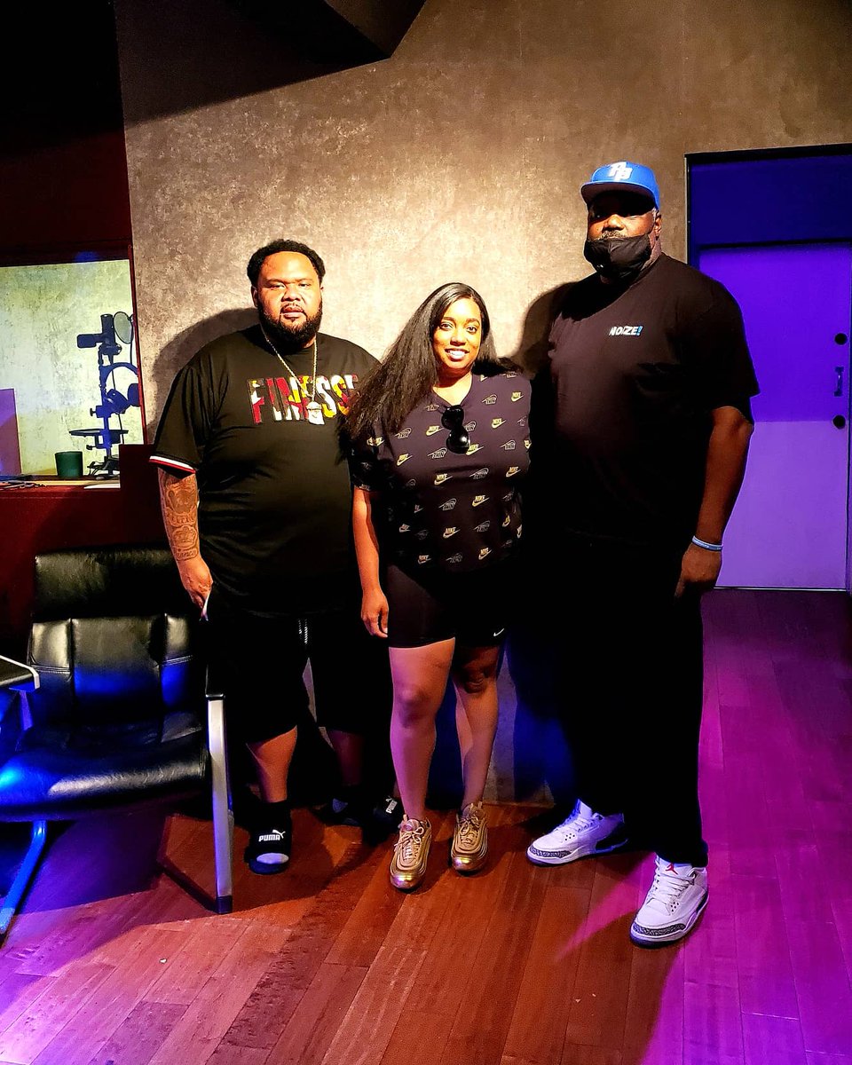 FillmoreRich3's tweet image. Last night we spent some time with our friends &amp;amp; members of our board of directors @seasidestretch @itsdavidali then pulled up on our Multi-platinum alumni @24kgoldn and gave him some merch from our collection with @forever21 I appreciate yall! Lets keep winning! #ProjectLevel