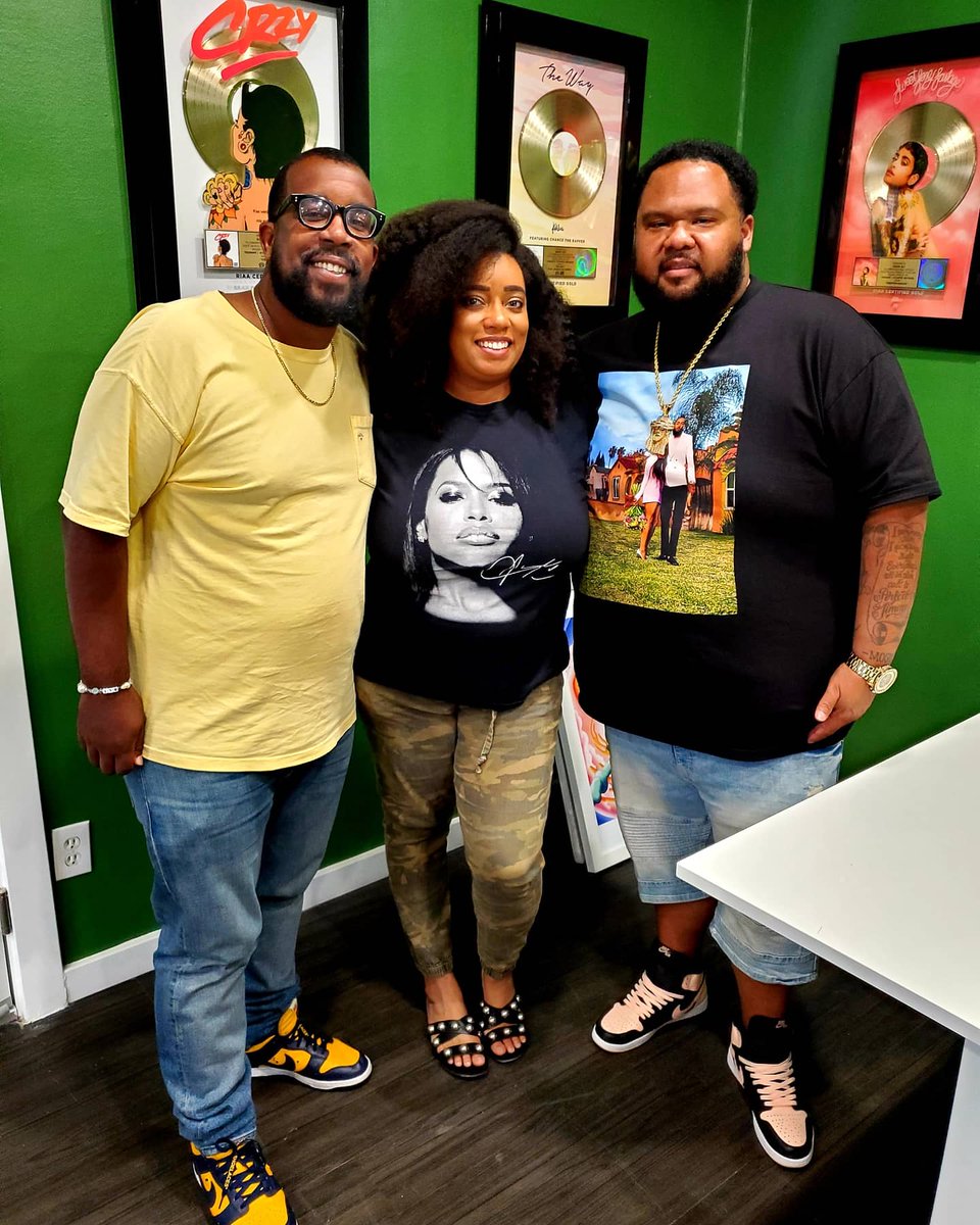 FillmoreRich3's tweet image. Last night we spent some time with our friends &amp;amp; members of our board of directors @seasidestretch @itsdavidali then pulled up on our Multi-platinum alumni @24kgoldn and gave him some merch from our collection with @forever21 I appreciate yall! Lets keep winning! #ProjectLevel