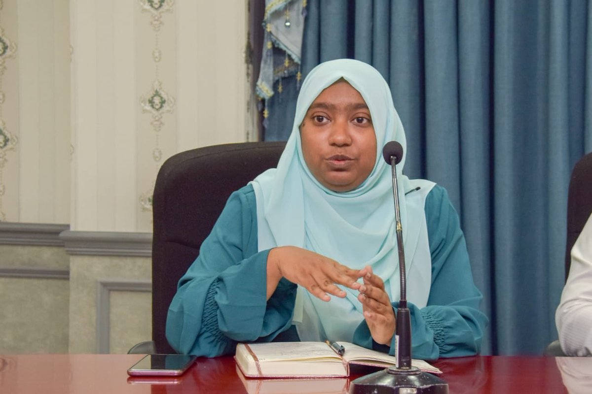 MoHmv's tweet photo. Dr. Fathimath Nazla Rafeeq, Snr. Medical Officer, HPA, has been appointed as the Spokesperson for Health Emergency Operation Centre for #COVID19. 
@HPA_MV https://t.co/oUBSfShfOD