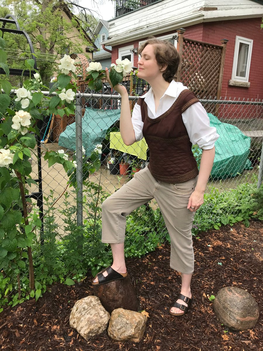 SunflowerViolet's tweet photo. Couldn't decide which Second Citadel character to give some love to, so have my favourite three
@thepenumbrapod #TPPDay7 #Olala #SirDamien #LordArum #SecondCitadel #7DaysOfCosplay #thepenumbrapodcast
Proof of entry in thread https://t.co/YmmEPICF1a