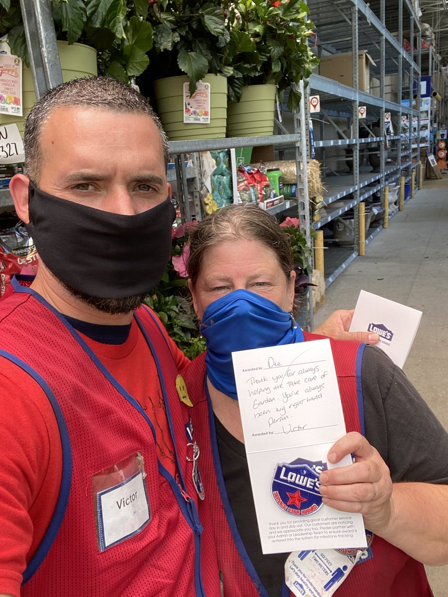 Derby2327's tweet photo. Recognizing our team on this July 4th for living our values and driving SMART customer service!! @TweetUsR30 @toddwingard1373 @BrianCo0403 @AndrewHoran2327 @timdaleynymetro @paularubioHR https://t.co/BcqbcI81o9