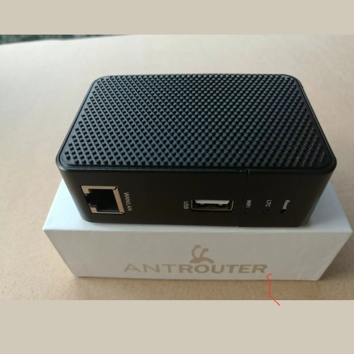Androiddocwales's tweet photo. @DigiByteMike @KristiHightowr @NigelDigiByte @coolshoeshine2 Is there a cheaper way to mine #dgb than this #antrouter-rc1?? It cost me £25 and pays back about 10dgb a month...im in it for the fun not the roi https://t.co/LemlBsMMkI