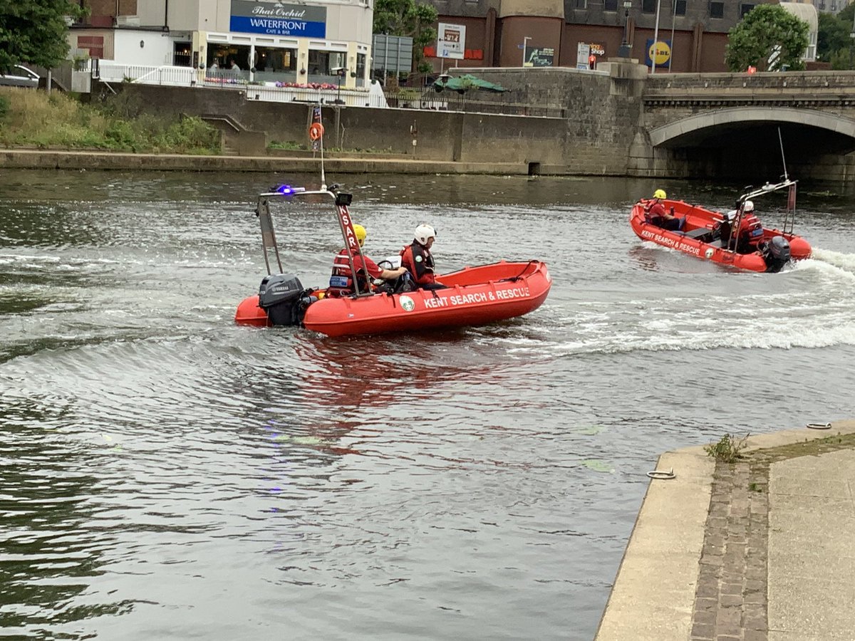 Fantastic photos from our teams out in Maidstone keeping those out visiting the pubs safe.#lockdown #pub #drinking #maidstone #drinkdontdrown #safeanddry #kenttogether