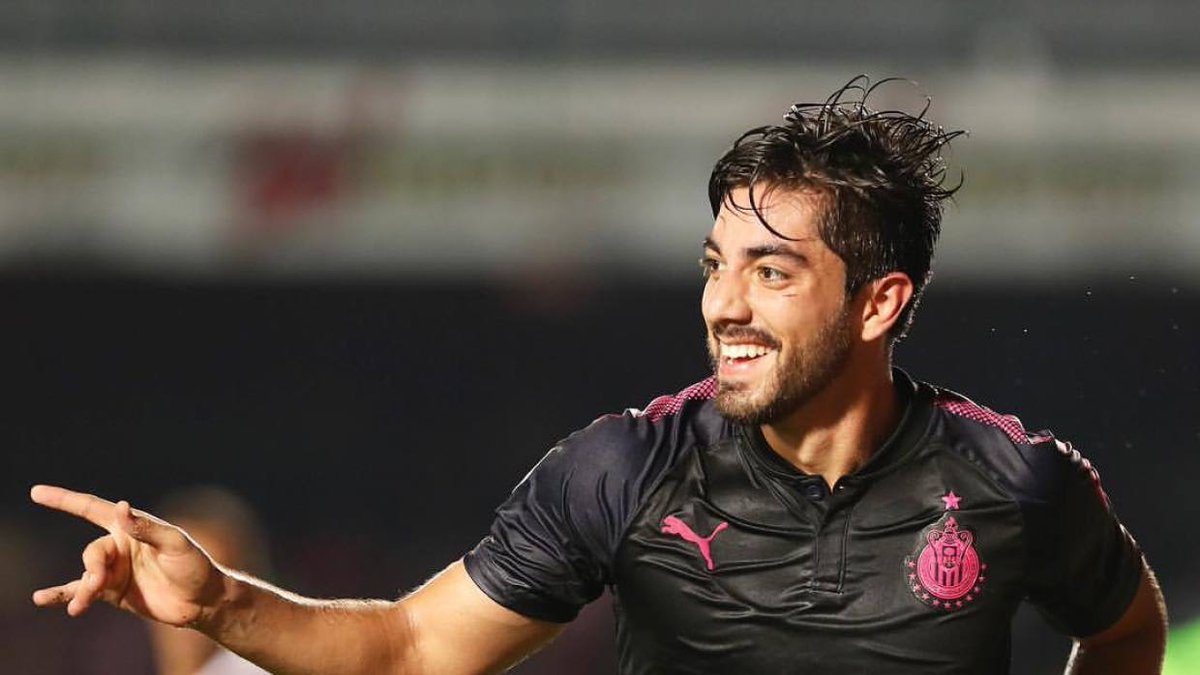 ChivasFotos's tweet photo. La última playera color negro y rosa que valió la pena 🤷🏽‍♂️🤷🏽‍♂️🤷🏽‍♂️ https://t.co/0qf0YdyEPB